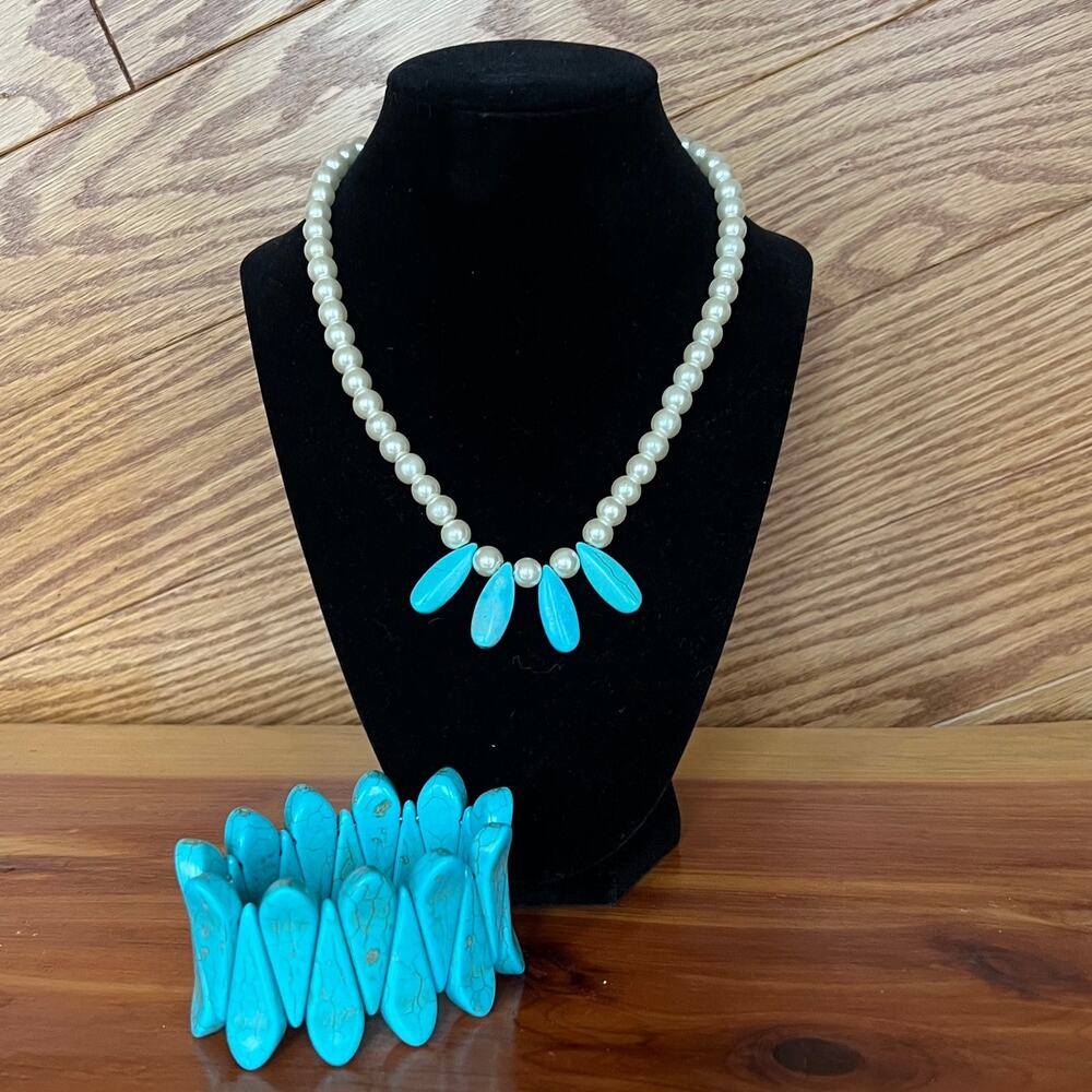 Faux Pearl & Turquoise Statement Necklace & Stretch‎ Bracelet Western Costume